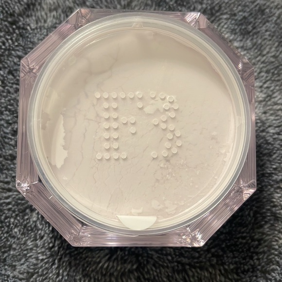 Fenty Lavender Pro Filt'r Instant Retouch Setting Powder - Picture 7 of 7